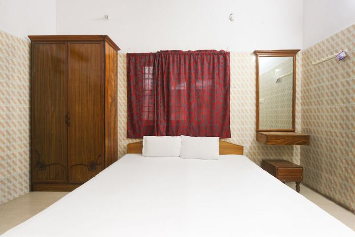 Room 13 of 14