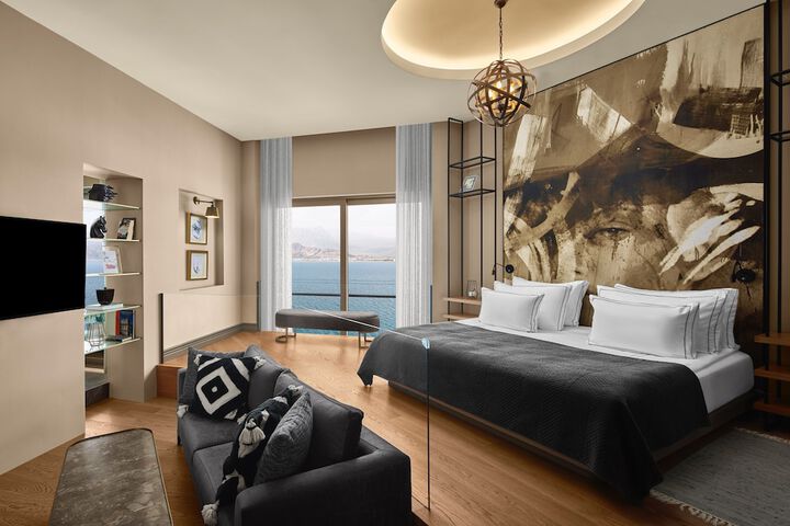 Room 43 of 331