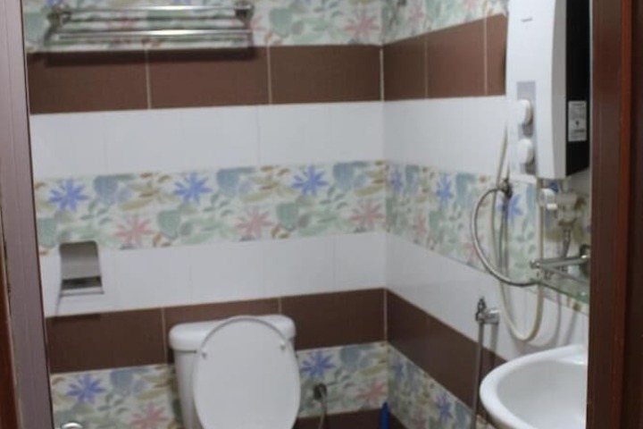 Room 14 of 28