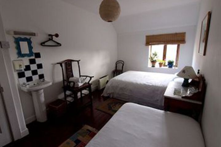 Room 8 of 13