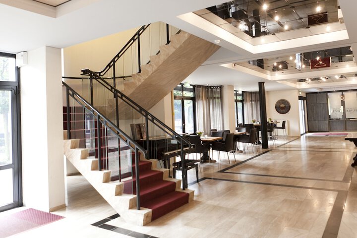 Guest Lobby