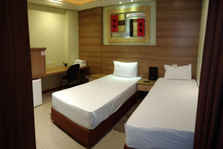 Room 18 of 41