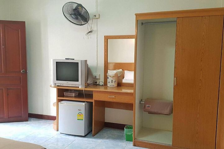 Room 7 of 19