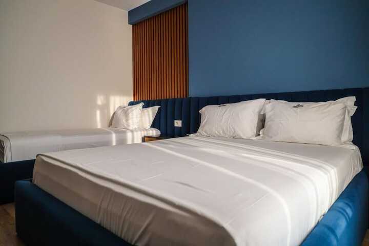 Room 70 of 182