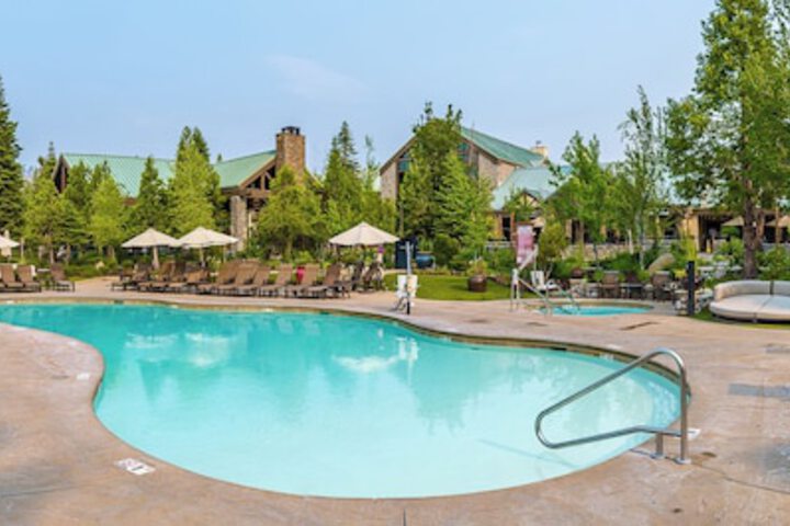 Pool 58 of 185