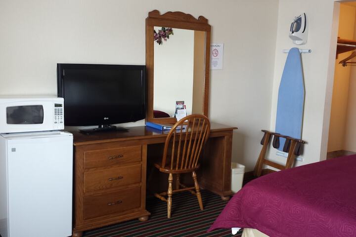Room 2 of 37