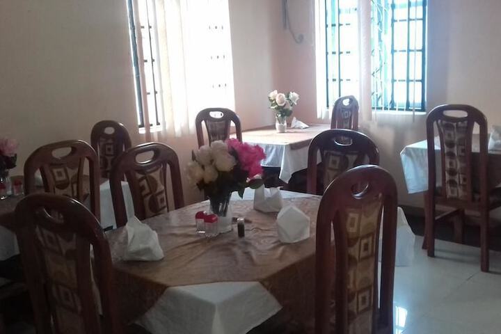 Dining 2 of 10