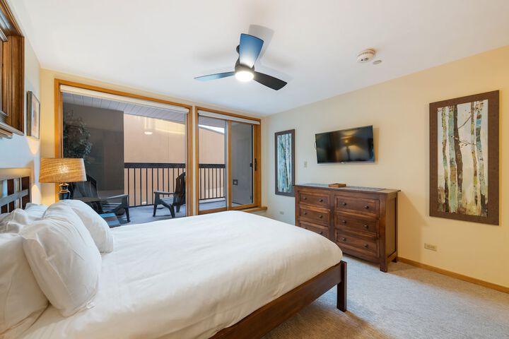 Room 25 of 215