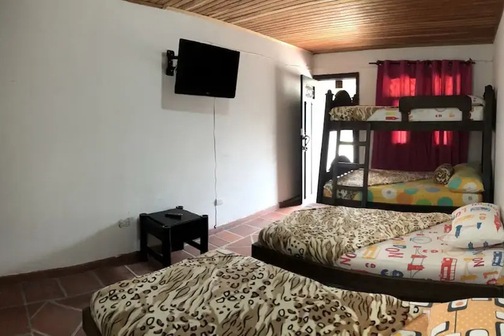 Room 2 of 5