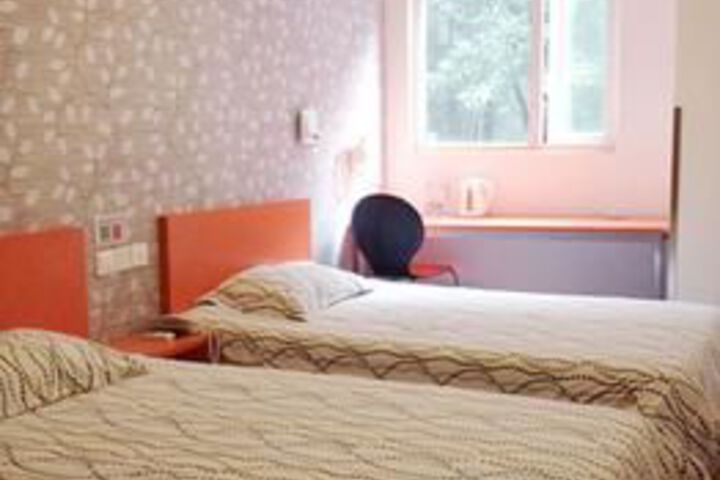 Room 3 of 23