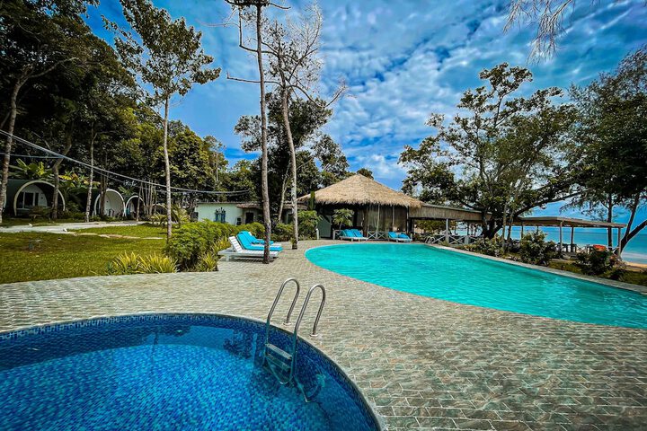 Pool 43 of 109