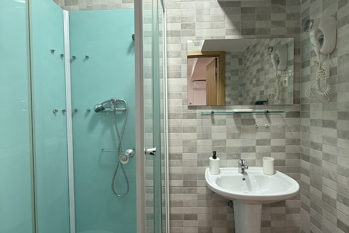 Room 132 of 157