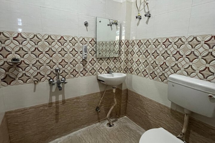 Room 10 of 15
