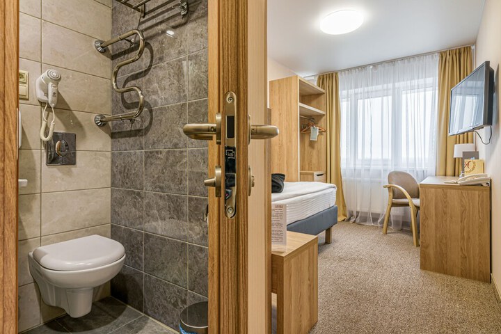Room 19 of 47