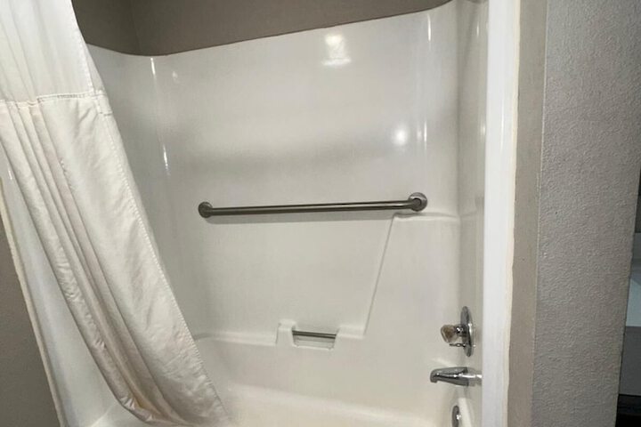 2 Double Beds Accessible (12 of 33)
