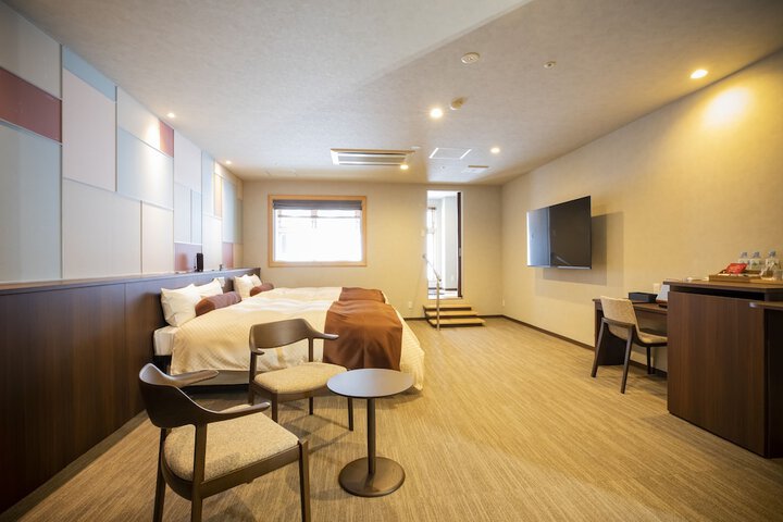 Room 67 of 240