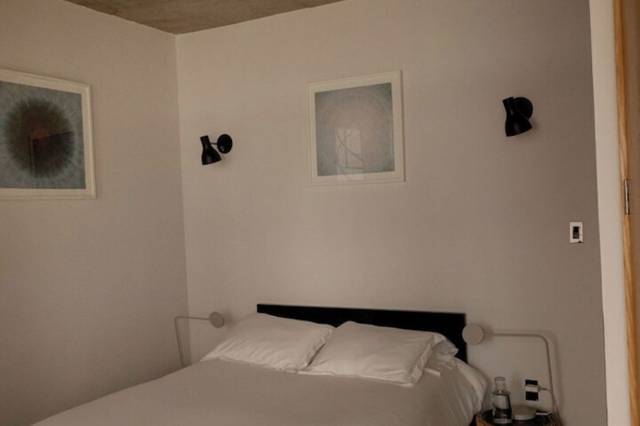 Room 30 of 103