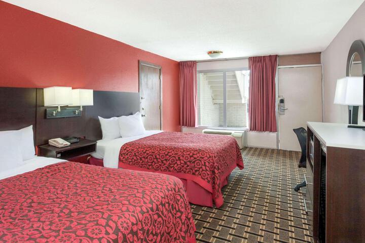 2 Double Beds (5 of 7)