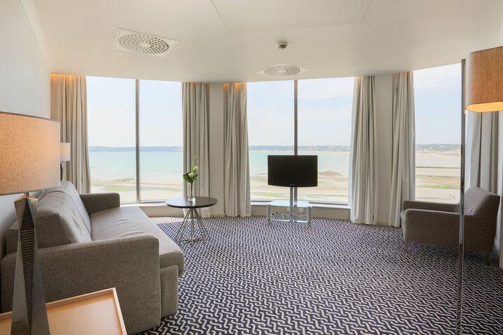 Room 66 of 118