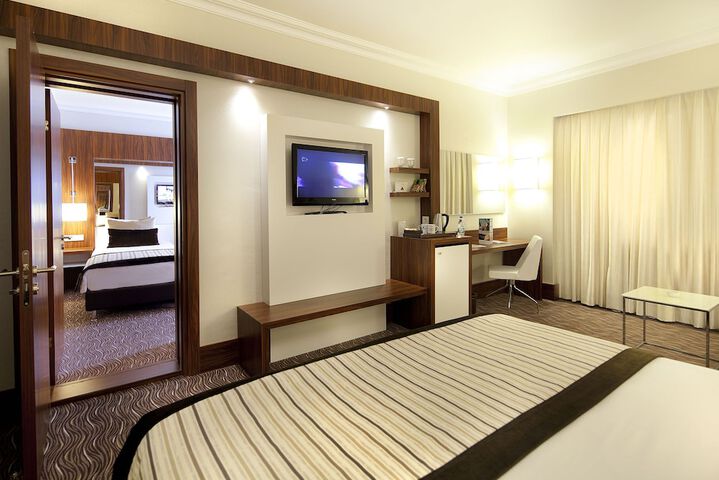 Room 15 of 90