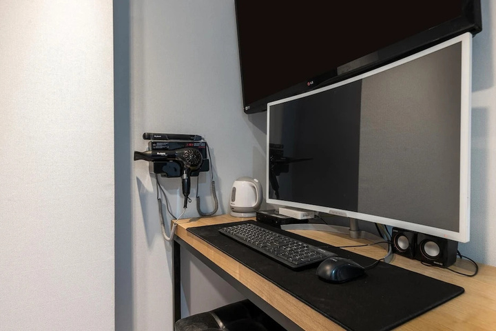 Room 16 of 17