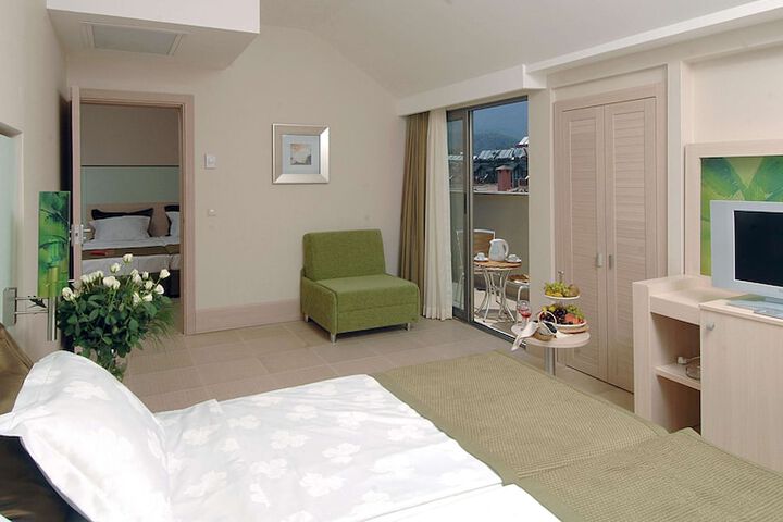 Room 15 of 97