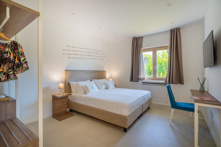 Room 4 of 31