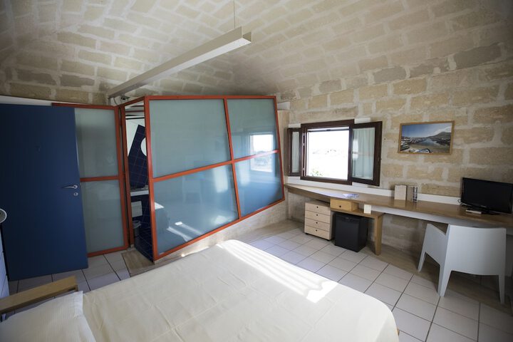Room 3 of 46