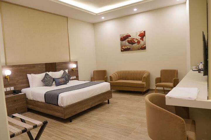 RT Serene Hotel - Larkana