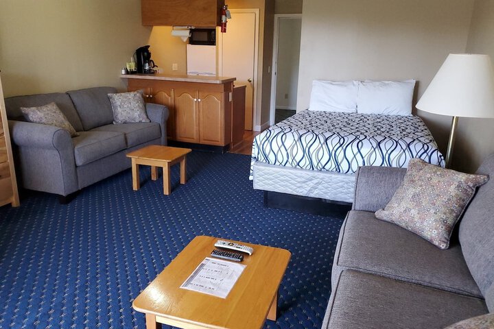 Superior Apartment 3 Double Beds Sofa (1 of 21)