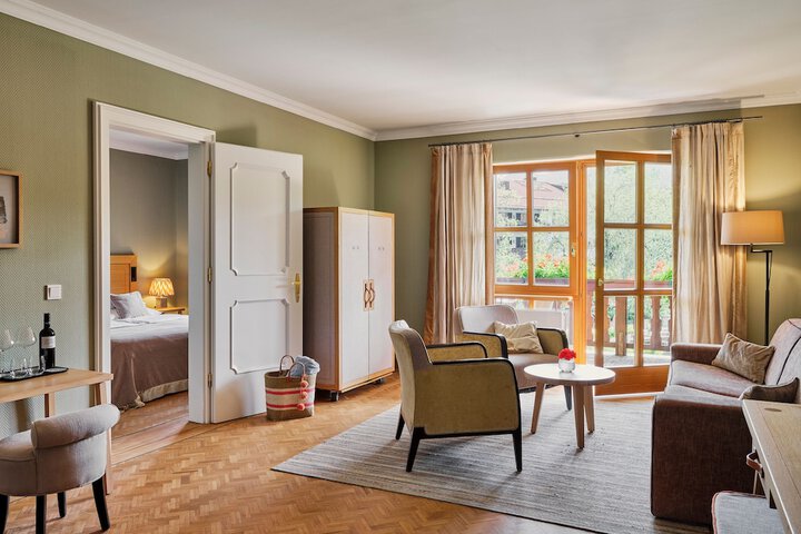 Room 15 of 147