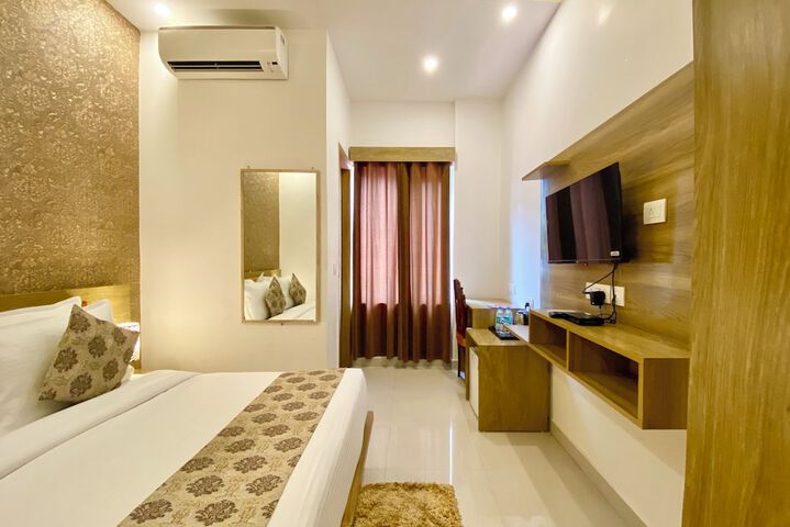 Room 3 of 27