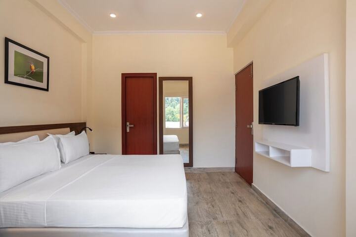 Room 8 of 25