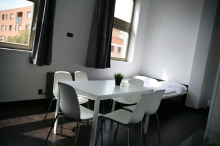 Room 98 of 275