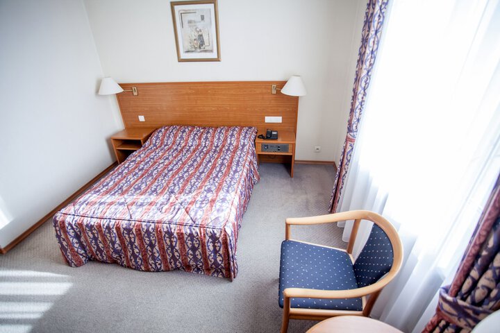 Room 6 of 108