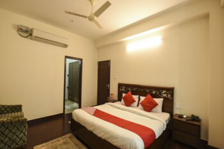 Room 15 of 25