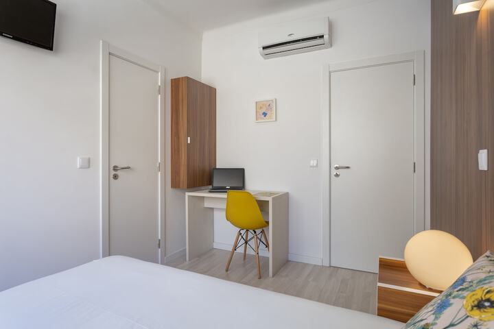 Room 12 of 36