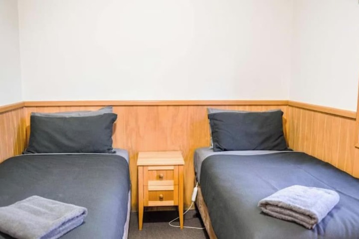 Room 30 of 102