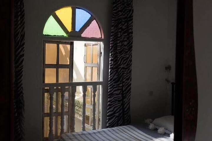 Room 10 of 20