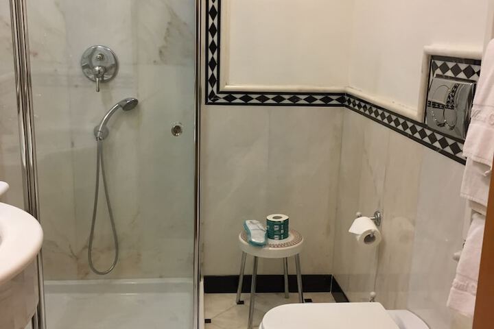Room 34 of 50