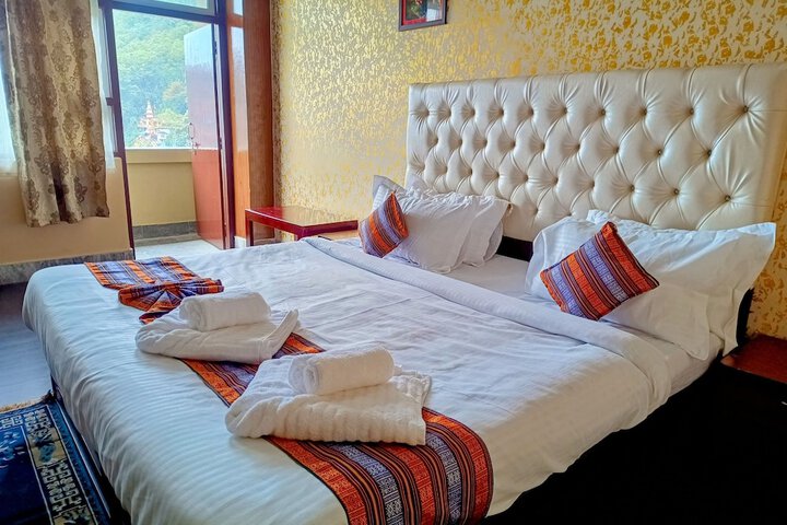 Room 4 of 30