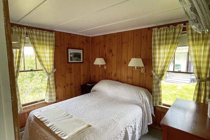 Room 32 of 107