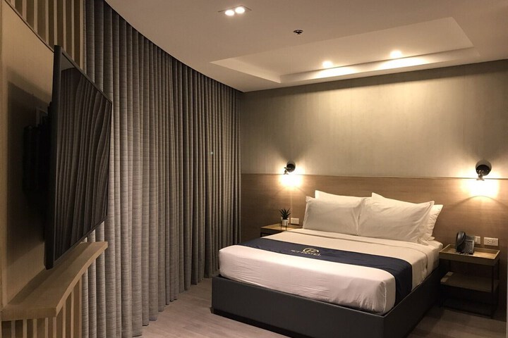 Room 6 of 31