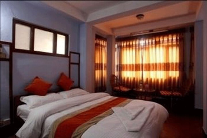 Room 28 of 48