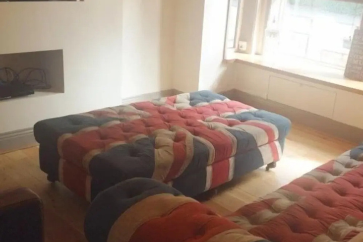 Room 5 of 6