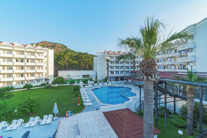 Pool Hotel