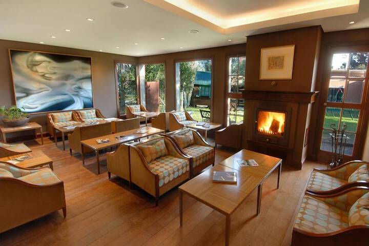 Lounge 68 of 90