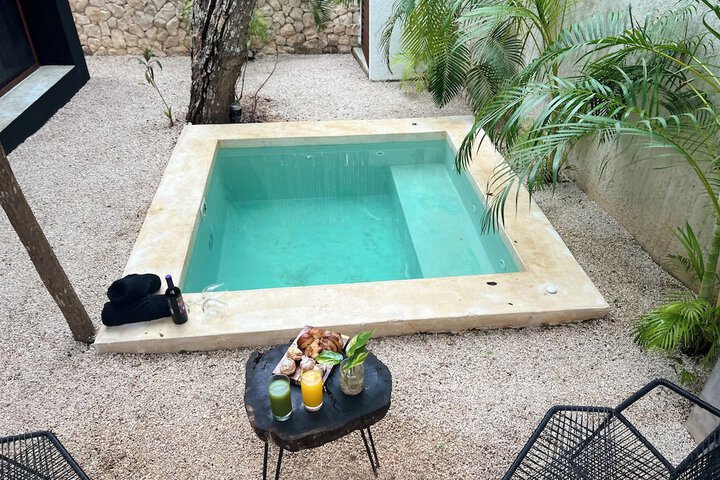 Pool 67 of 111