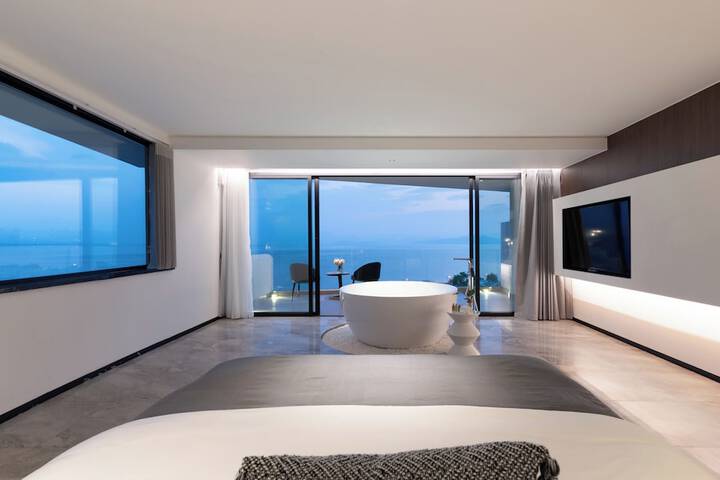 Room 82 of 288