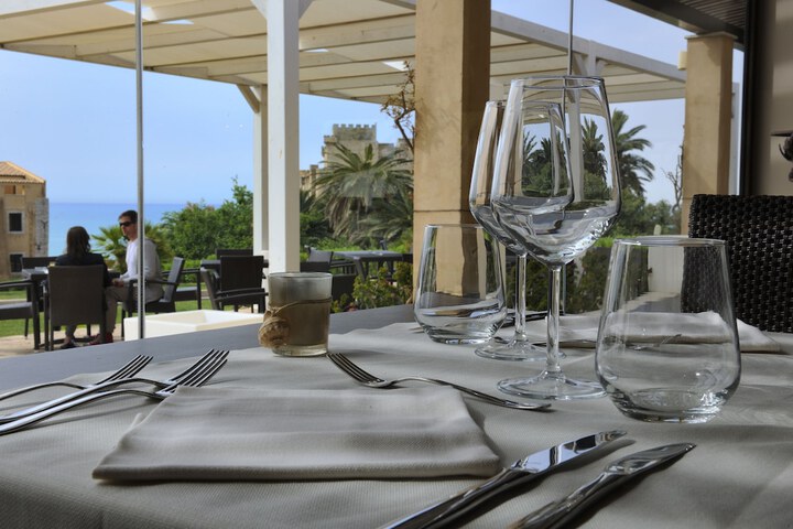 Dining 50 of 90